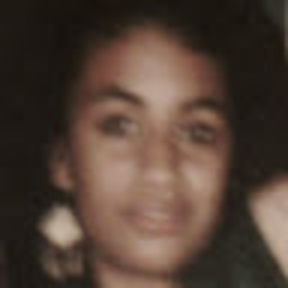 Meet your Posher, Mona